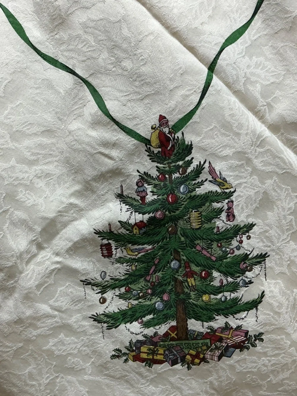 Spode Christmas Tree Tablecloth and 4 Table Napkins